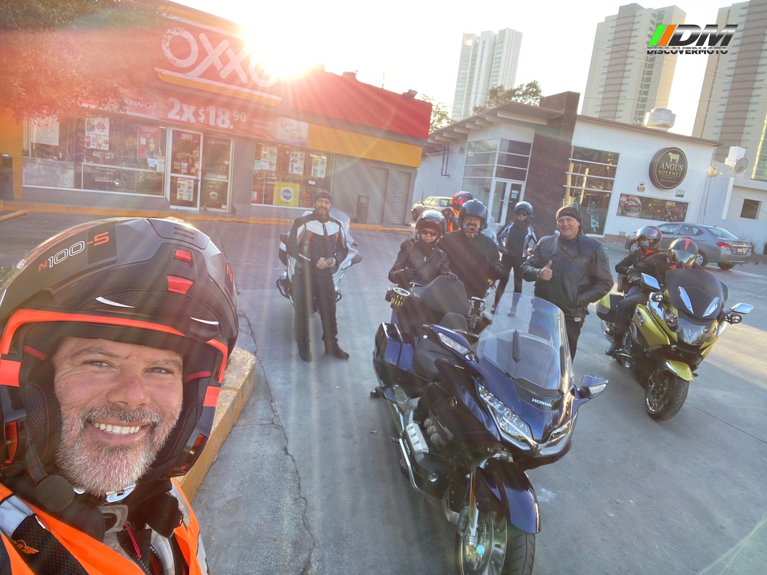 Monterrey 06 Los Compadres